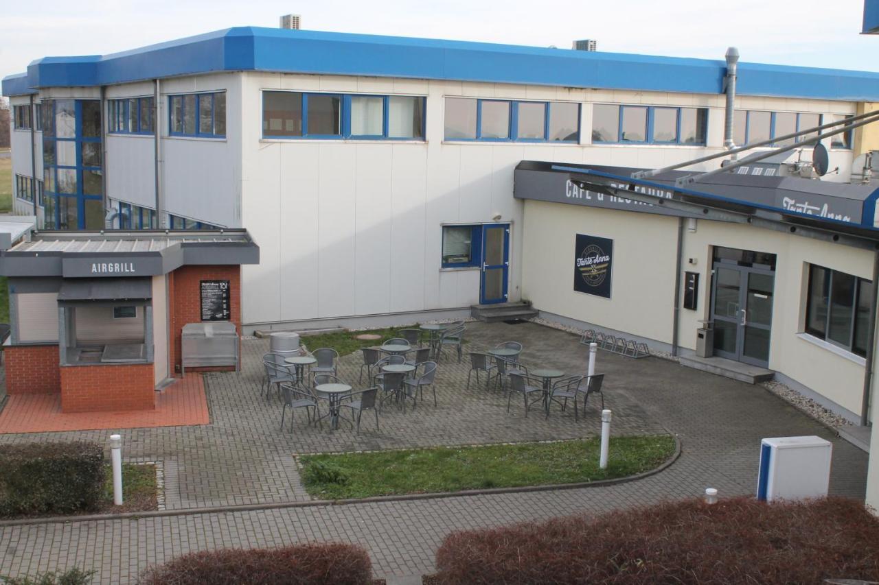 Pension Take Off Gera Exteriör bild